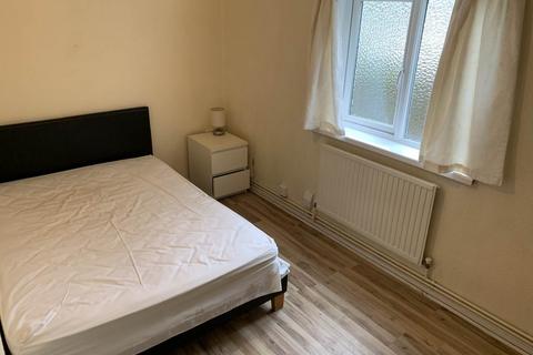 2 bedroom flat to rent, Richmond Road, Roath, Cathays