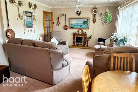3 bedroom end of terrace house for sale, Clawdd Du, Monmouth