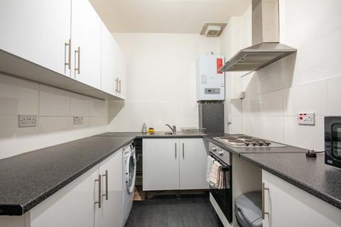 2 bedroom flat to rent, 3078L – Easter Road, Edinburgh, EH7 5RQ