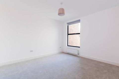 2 bedroom flat to rent - Wightman Road, Harringay, London, N4