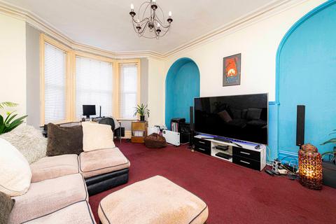 1 bedroom ground floor flat for sale, Radnor Park Road, Folkestone, CT19