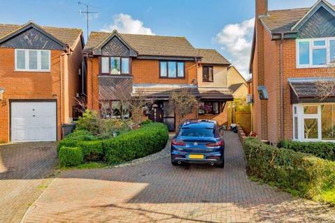 4 bedroom detached house to rent - Lorimer Close, Bushmead, Luton, LU2