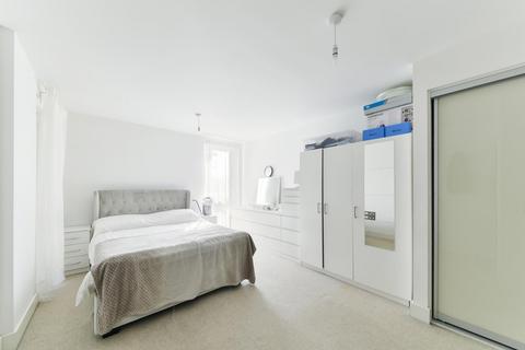 1 bedroom apartment to rent, Bodiam Court, Regency Heights, Park Royal, NW10