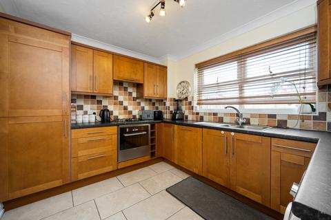 15 Lavender Close, Luton, LU2 7GD