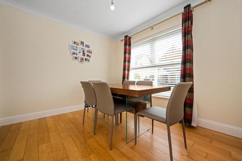 15 Lavender Close, Luton, LU2 7GD