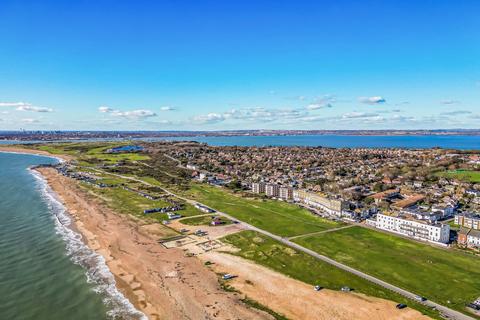 3 bedroom apartment for sale, Royal Apartments, Hayling Island, Hampshire