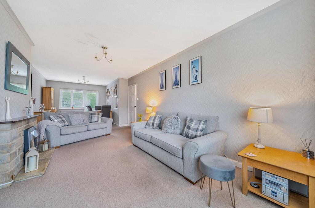 Broxburn Road, Warminster, BA12 4 bed semidetached house for sale £345,000