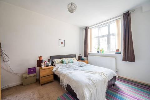 3 bedroom flat to rent, Drake House, Stepney, London, E1