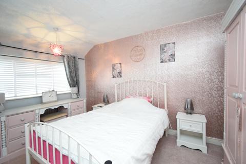 3 bedroom semi-detached house for sale - Brocklesby Way, Leicester, LE5