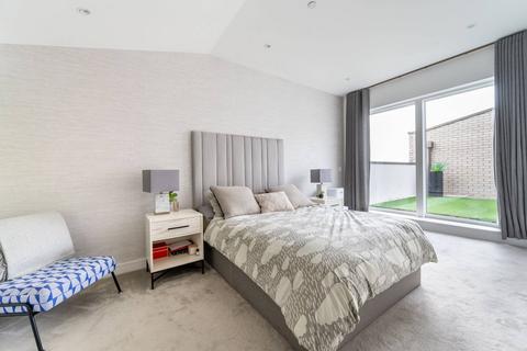 undefined, The Avenue, Queen's Park, London, NW6