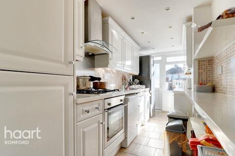 49 Weald Way, Romford, RM7 9PH