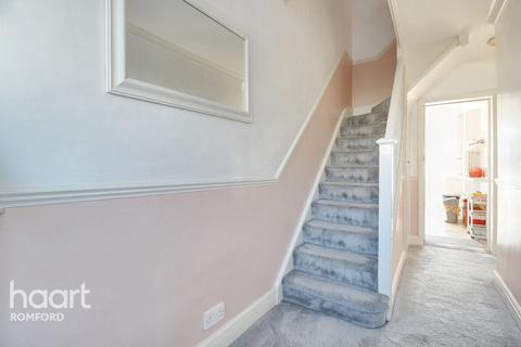 49 Weald Way, Romford, RM7 9PH