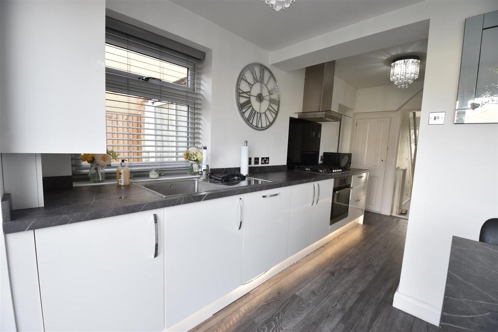 Kitchen / Breakfast Room