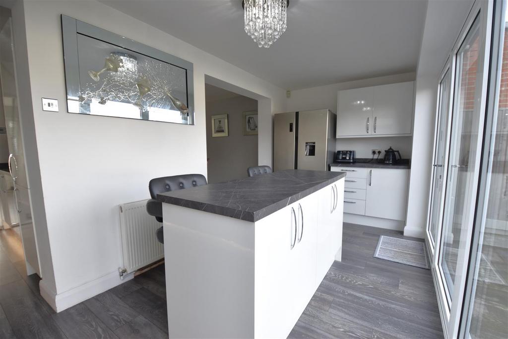 Kitchen / Breakfast Room