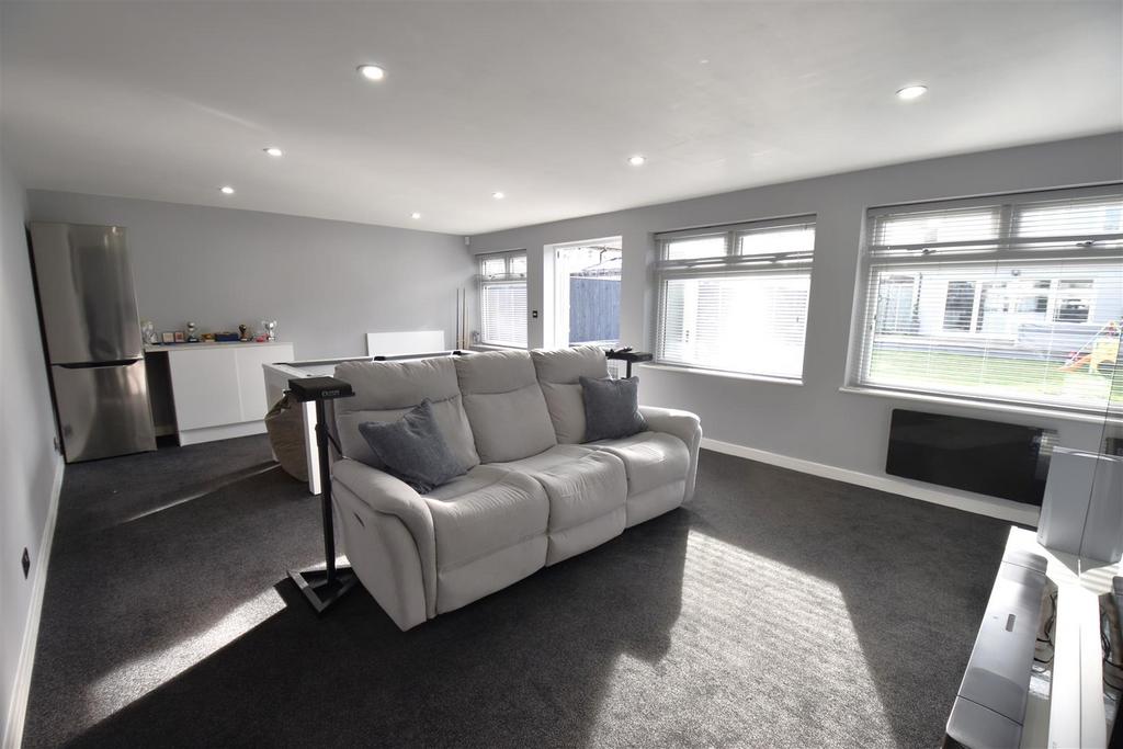 Garden / Games Room