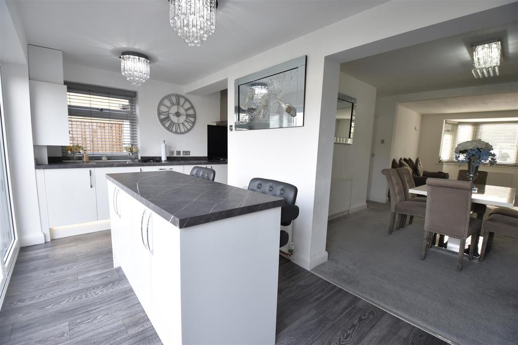 Kitchen / Breakfast Room