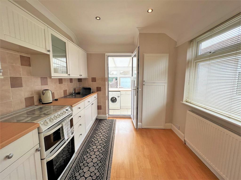 Abbotts Walk, Bexleyheath DA7 2 bed semidetached bungalow for sale £450,000