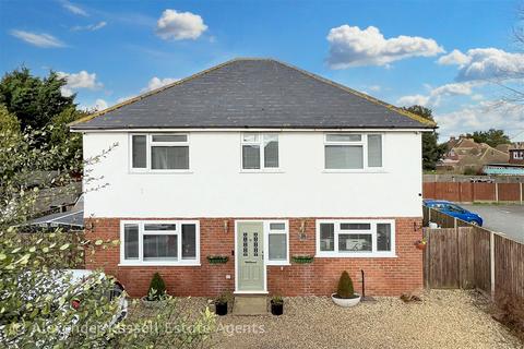 4 bedroom detached house for sale, Monkton Road, Minster, CT12