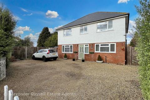 4 bedroom detached house for sale, Monkton Road, Minster, CT12