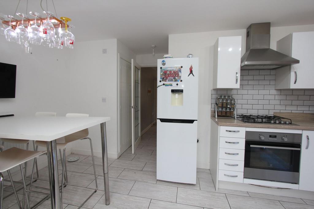 Kitchen/ Dining Room