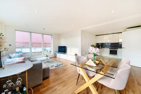 2 bedroom flat for sale, Caspian Wharf, London E3