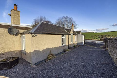 3 bedroom detached bungalow for sale - Kirkstyle Cottage, A698, Kelso TD5 8LE