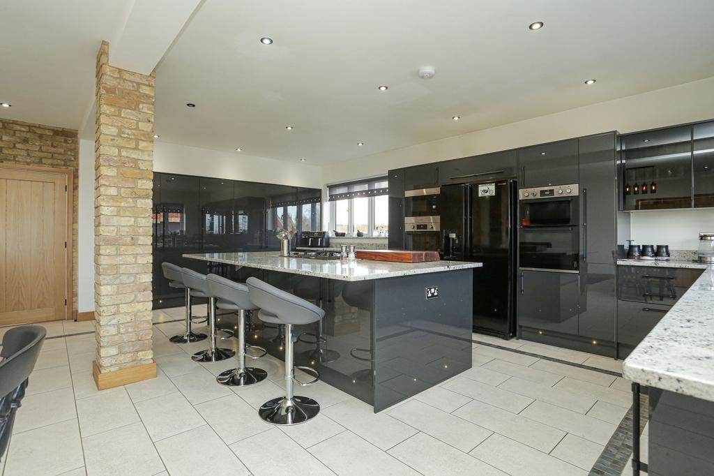 South Street, Whitstable, CT5 5 bed detached house for sale £975,000