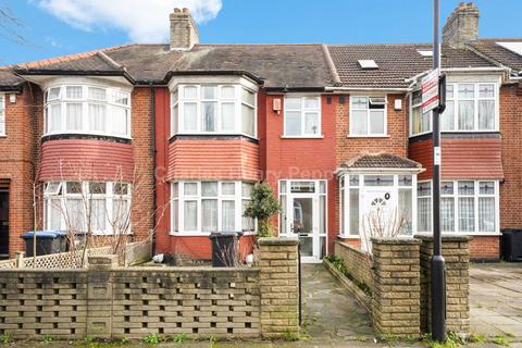 3 bedroom terraced house for sale, The Larches, Palmers Green, N13