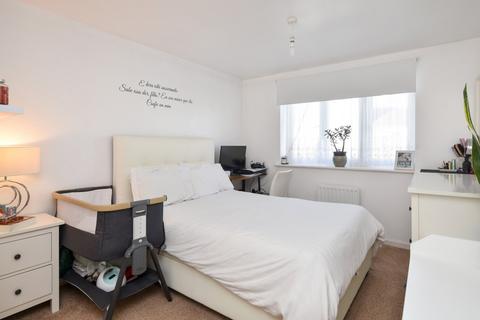 24 Military Close, Shoeburyness, Southend-on-sea, SS3 8EG