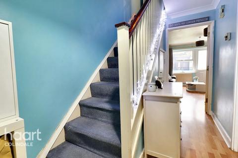 2 bedroom terraced house for sale, Corner Mead, NW9