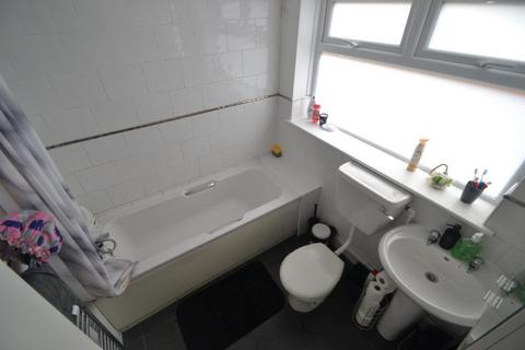 2 bedroom terraced house to rent, Bastion Street, Nottingham NG7