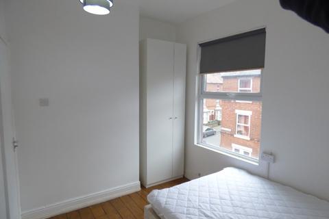 4 bedroom terraced house to rent, Holgate Road, Nottingham NG2