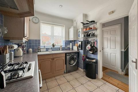 3 bedroom end of terrace house for sale - Regency Crescent, Christchurch BH23