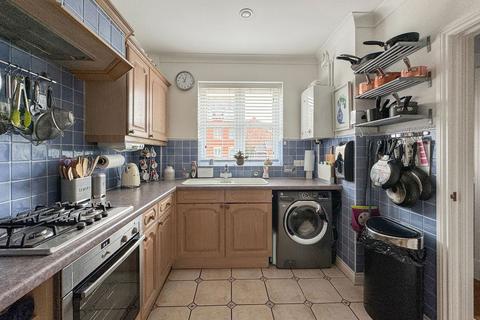 3 bedroom end of terrace house for sale - Regency Crescent, Christchurch BH23
