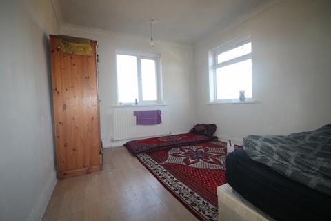 2 bedroom flat for sale - London Road, TW7