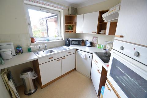 1 bedroom retirement property for sale, 76 Brighton Road, Coulsdon CR5