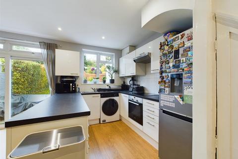 504 Chipstead Valley Road, Coulsdon, CR5 3BN