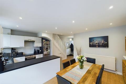 504 Chipstead Valley Road, Coulsdon, CR5 3BN