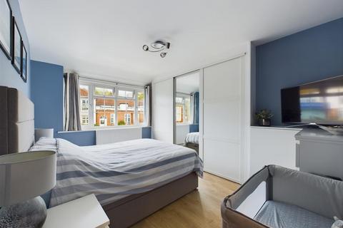 504 Chipstead Valley Road, Coulsdon, CR5 3BN