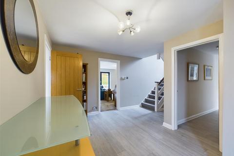 8a The Drive, Coulsdon, CR5 2BL