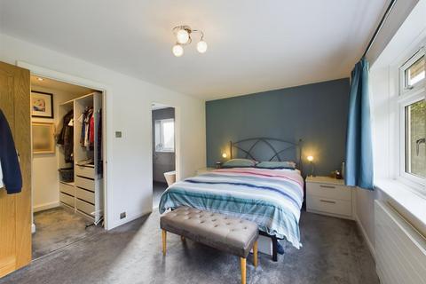 8a The Drive, Coulsdon, CR5 2BL