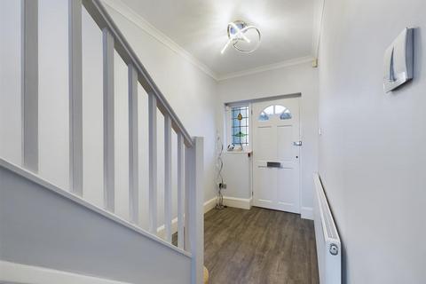 40 Bradmore Way, Coulsdon, CR5 1PA