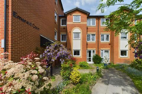 1 bedroom retirement property for sale, Brighton Road, Coulsdon CR5