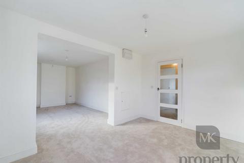 2 Avon Close, Newport Pagnell, MK16 9DH