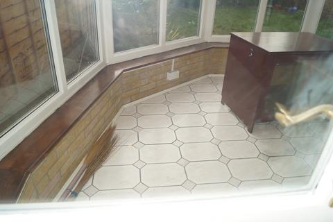 3 bedroom end of terrace house to rent, Heathfield Park Drive, Chadwell Heath RM6