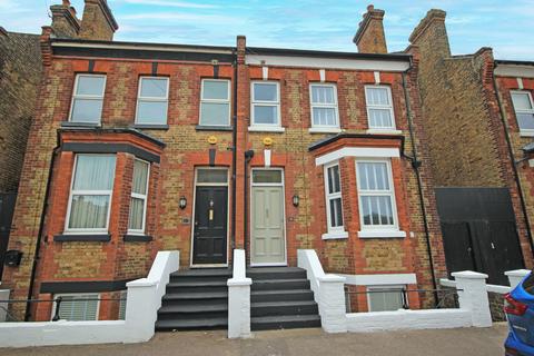 3 bedroom maisonette for sale, Stanley Road, Cliftonville