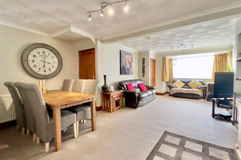 2 Branksome Drive, Wadebridge, PL27 6AZ