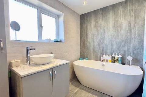 2 Branksome Drive, Wadebridge, PL27 6AZ