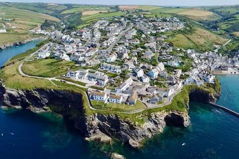 15 New Road, Port Isaac, PL29 3SD