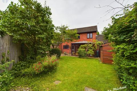 4 bedroom link detached house for sale, Wheelwrights, Weston Turville, Aylesbury, Buckinghamshire